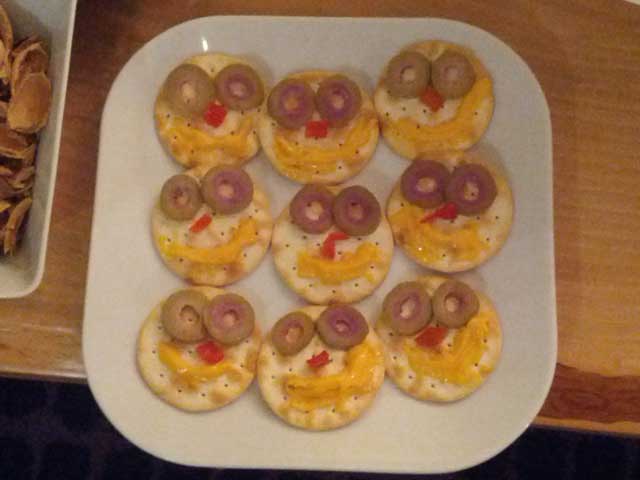 Happy-Cracker-Snack-Platter