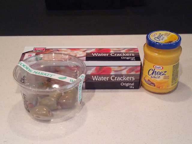 Happy-Cracker-Snack-Platter-Ingredients