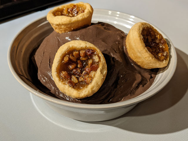 Bucket-of-ice-cream-covered-with-miniature-pies